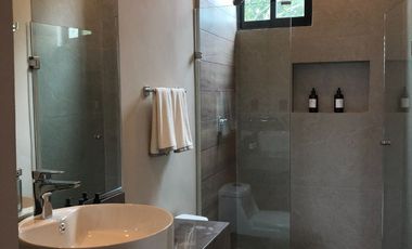 Casa en Venta en Playa del Carmen – Residencial con Padel, Alberca y Gimnasio