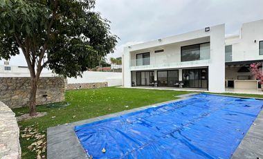 CASA EN VENTA EN FRACCIONAMIENTO LOMAS DE COCOYOC MORELOS