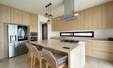 CASA EN VENTA EN FRACCIONAMIENTO LOMAS DE COCOYOC MORELOS