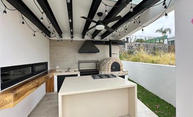CASA EN VENTA EN FRACCIONAMIENTO LOMAS DE COCOYOC MORELOS