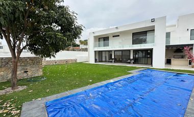 CASA EN VENTA EN FRACCIONAMIENTO LOMAS DE COCOYOC MORELOS