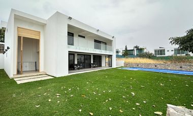CASA EN VENTA EN FRACCIONAMIENTO LOMAS DE COCOYOC MORELOS
