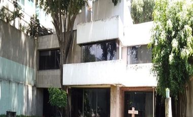 RESIDENCIA MUY UBICADA