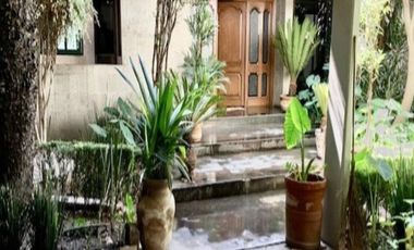 RESIDENCIA MUY UBICADA