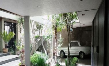 RESIDENCIA MUY UBICADA