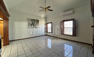 Casa en Venta en Bosques de Senecu, Juárez, Chihuahua Published