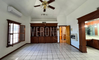 Casa en Venta en Bosques de Senecu, Juárez, Chihuahua Published