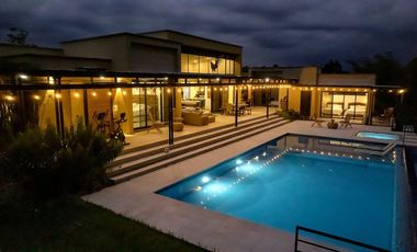 TE ALQUILO ESPECTACULAR FINCA CAMPESTRE EN PIEDECUESTA EL MONARCA LLAMANOS AL3002725644 VEN A DISFRUTAR!