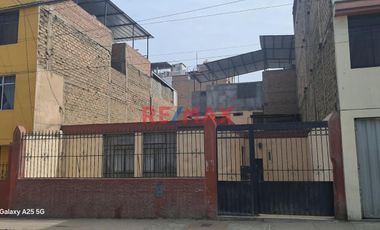Se Vende Casa Como Terreno !!!!!! Oportunidad Única De Inversión En San Juan De Miraflores!!!!!!