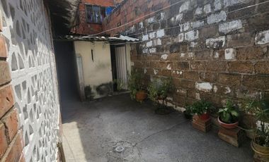 VENTA DE CASA LOTE EN EL CENTRO DE MELGAR