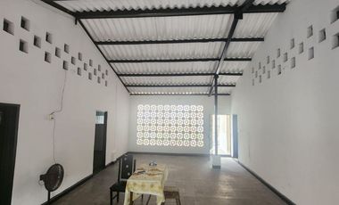 VENTA DE CASA LOTE EN EL CENTRO DE MELGAR