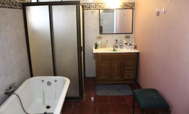 Casa a un lado de Mall La Florida Go e Iplacex