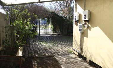 Casa a un lado de Mall La Florida Go e Iplacex