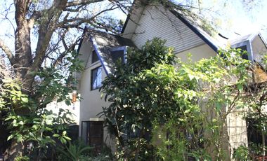 Casa a un lado de Mall La Florida Go e Iplacex