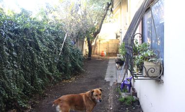 Casa a un lado de Mall La Florida Go e Iplacex