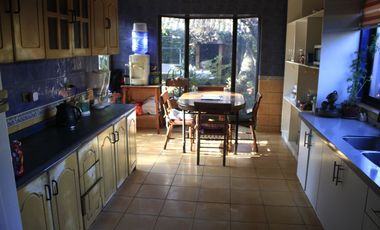 Casa a un lado de Mall La Florida Go e Iplacex