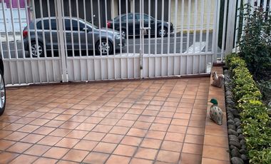 VENTA DE CASA EN VERGEL DE COYOACAN