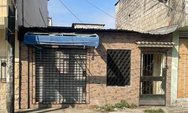 En venta casa rentera en Orquídeas .