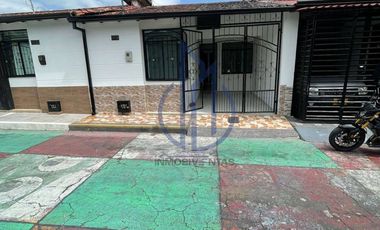 CASA EN URBANIZACIÓN LA FLORENCIA