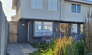 En venta linda casa en condominio Padre Hurtado