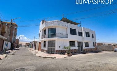 CASA AMPLIA EN ESQUINA CERCA A AV. HUMBOLDT-EN VENTA- TACNA