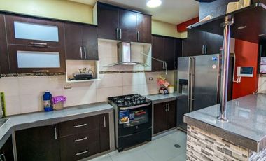 CASA AMPLIA EN ESQUINA CERCA A AV. HUMBOLDT-EN VENTA- TACNA