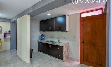 CASA AMPLIA EN ESQUINA CERCA A AV. HUMBOLDT-EN VENTA- TACNA