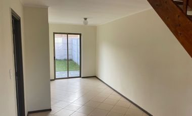 SE VENDE CASA EN PARQUE  BICENTENARIO, 3D, 1B, TALCA