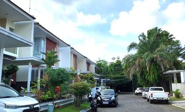 Rumah Mewah di Lingkungan Eksklusif Bale Mulia Residence