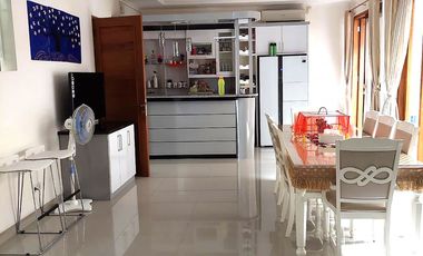 Rumah Mewah di Lingkungan Eksklusif Bale Mulia Residence