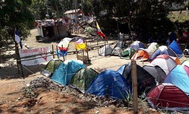 EN VENTA: FINCA CAMPING RIO BLANCO, ARENILLAS