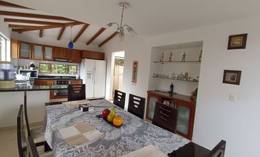 Exclusiva Casa Campestre en Cajicá - Elegancia y Confort en un Entorno Natural