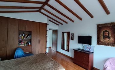 Exclusiva Casa Campestre en Cajicá - Elegancia y Confort en un Entorno Natural