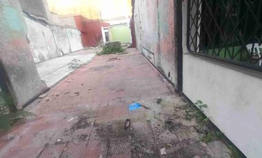 VENDO CASALOTE EN EL BARRIO EL EMPORIO.