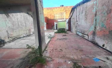 VENDO CASALOTE EN EL BARRIO EL EMPORIO.