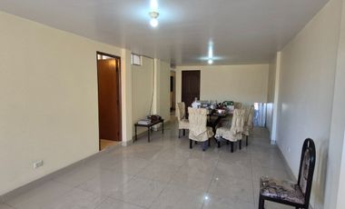SJM - Casa en venta en zona segura y bien ubicada.
