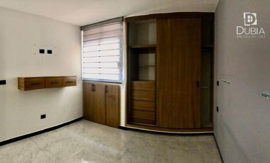 Departamento de 2 recamaras con baño, área de T.V,  1 cochera.