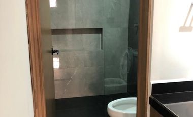 Departamento de 2 recamaras con baño, área de T.V,  1 cochera.