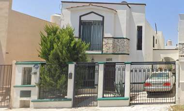 Bonita Casa En Una Excelente Ubicación cerca de escuelas parques y hospitales