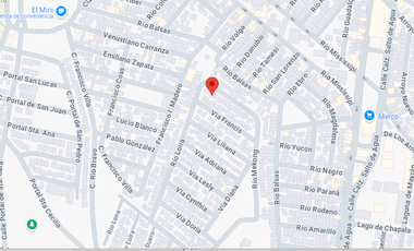 Bonita Casa En Una Excelente Ubicación cerca de escuelas parques y hospitales