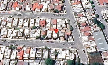 Bonita Casa En Una Excelente Ubicación cerca de escuelas parques y hospitales