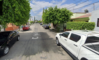 EXCELENTE OPORTUNIDAD TU CASA EN JARDINES DEL SUR  C. GROELANDIA  JAL A PRECIO ESPECIAL POR TIEMPO LIMITADO  $664,237