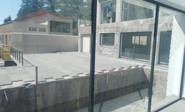 MODERNA CASA PARA ESTRENAR