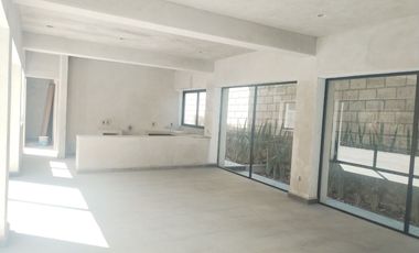 MODERNA CASA PARA ESTRENAR