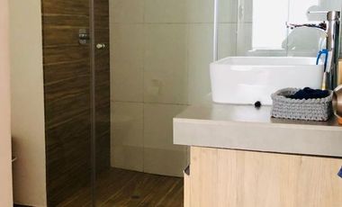 VENDO LINDA CASA REMODELADA EN LA AURORA AMPLIA Y CON GRAN TERRAZA Y JARDÍN
