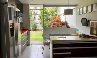 VENDO LINDA CASA REMODELADA EN LA AURORA AMPLIA Y CON GRAN TERRAZA Y JARDÍN