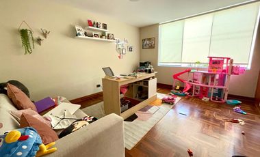 VENDO LINDA CASA REMODELADA EN LA AURORA AMPLIA Y CON GRAN TERRAZA Y JARDÍN