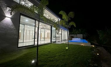 CASA EN VENTA CON MUELLE PROPIO