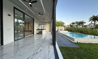 CASA EN VENTA CON MUELLE PROPIO