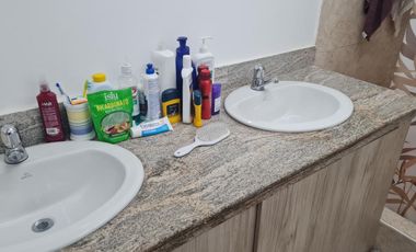 ALQUILO DEPARTAMENTO URDESA 3 DORMITORIOS PLANTA BAJA